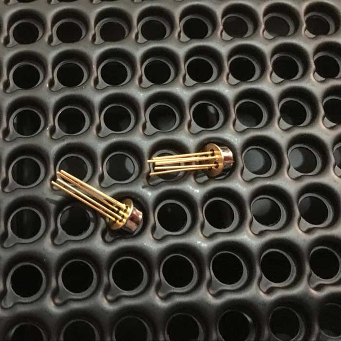 ML725B16F FP ليزر ديود Mitsubishi 1310nm 5mW 6mW 2.5Gbps InGaAsP DFB ليزر ديود